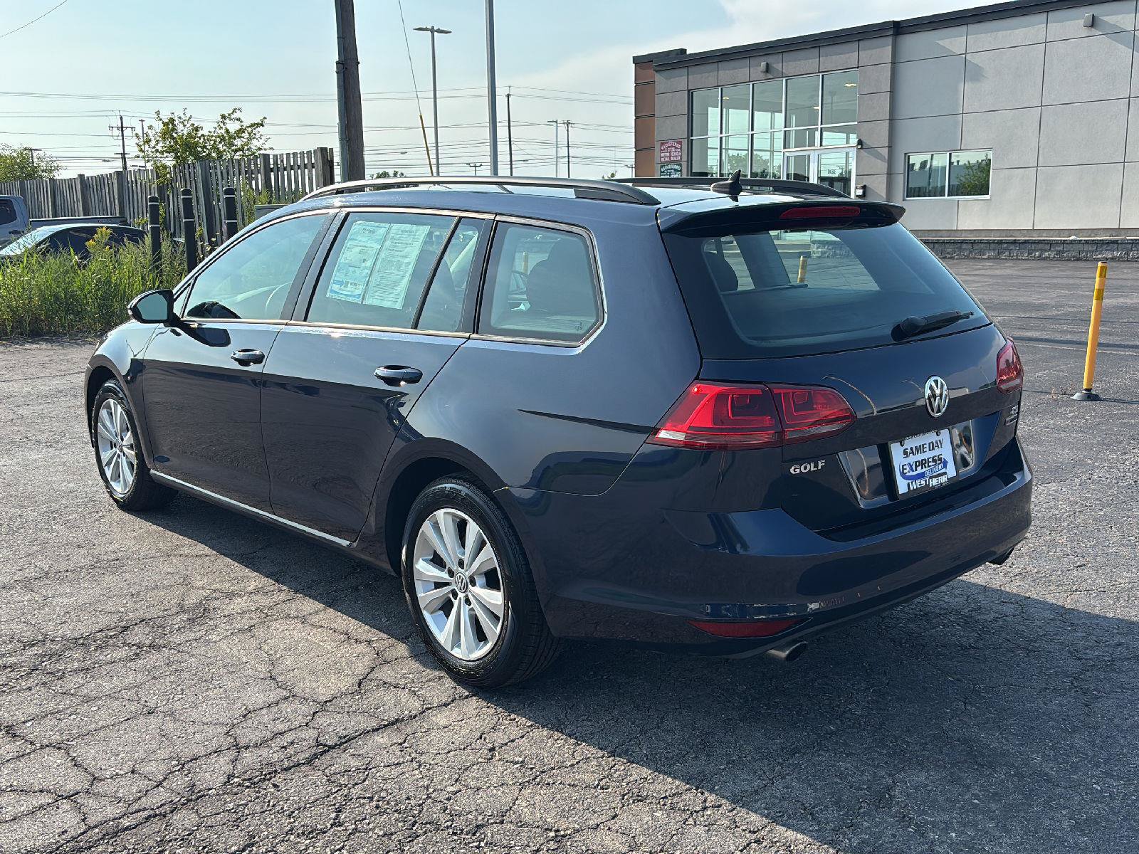 Used 2017 Volkswagen Golf S AWD/4WD image 5