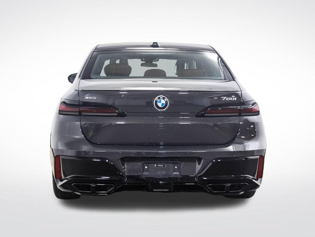 Used 2024 BMW 760i xDrive w/ Executive Package AWD/4WD image 4