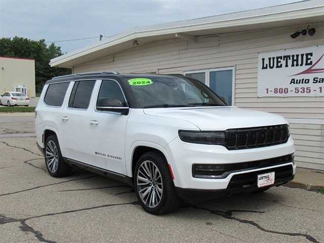 Used 2024 Jeep Grand Wagoneer L Series III AWD/4WD image 4