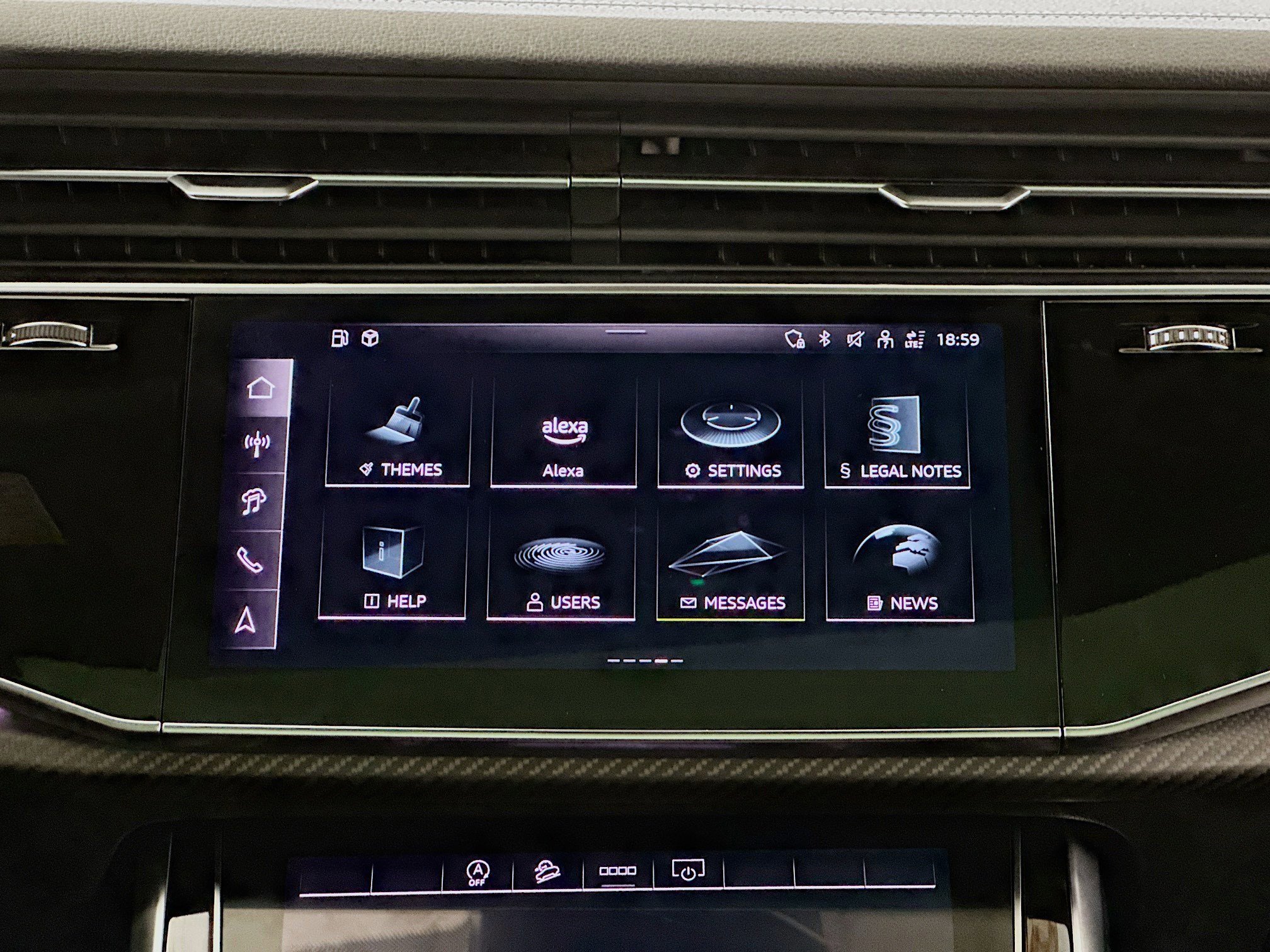 Used 2025 Audi SQ7 Premium Plus w/ Executive Package image 12