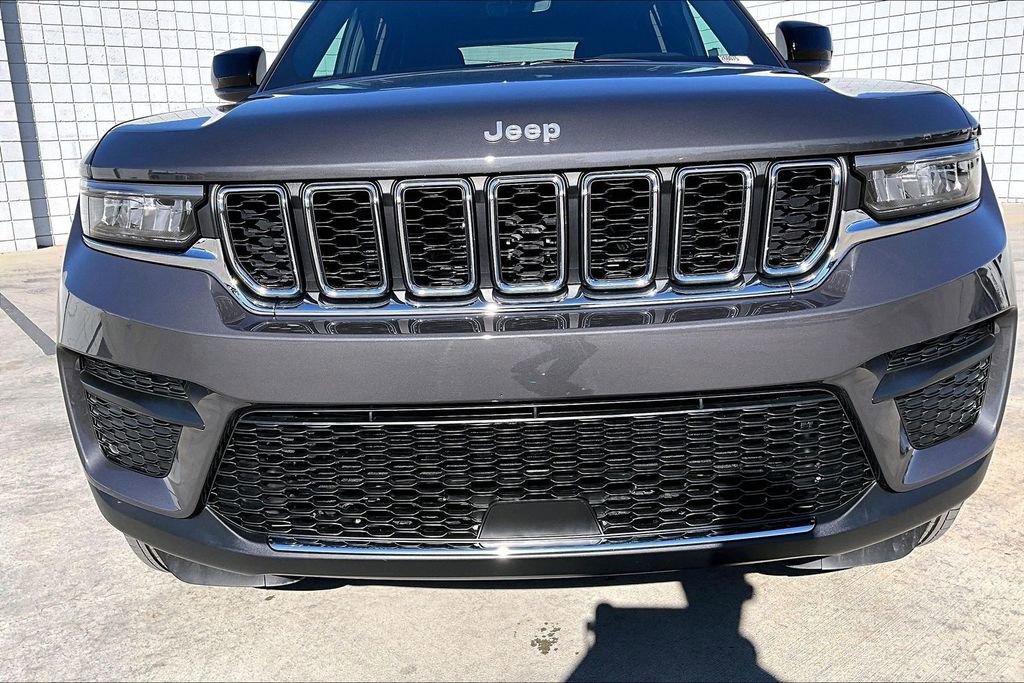 New 2026 Jeep Grand Cherokee Laredo X AWD/4WD image 21