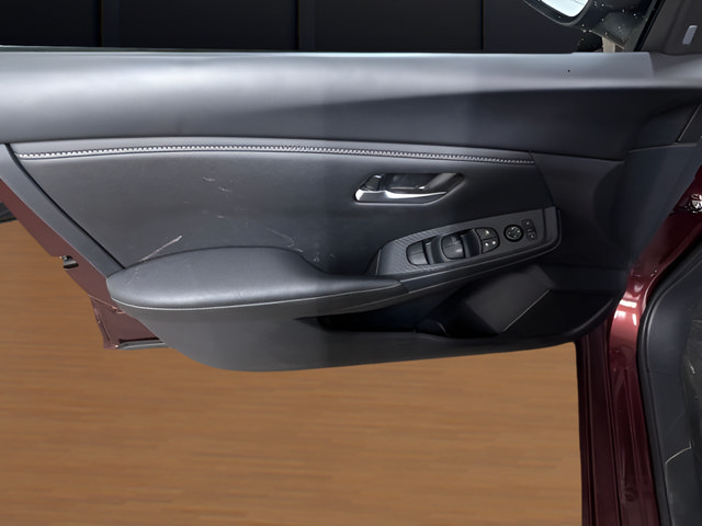 Used 2025 Nissan Sentra SV FWD image 10