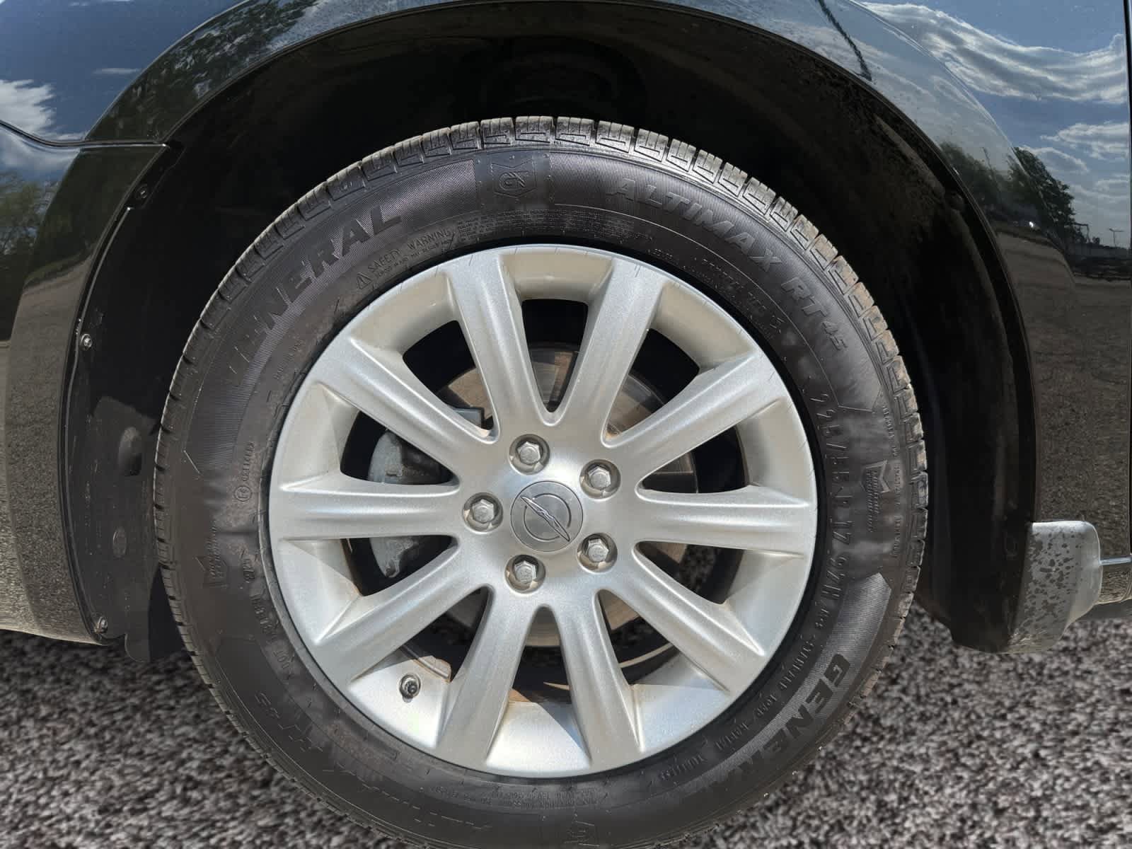 Used 2013 Chrysler 200 Touring w/ Cold Weather Group FWD image 9