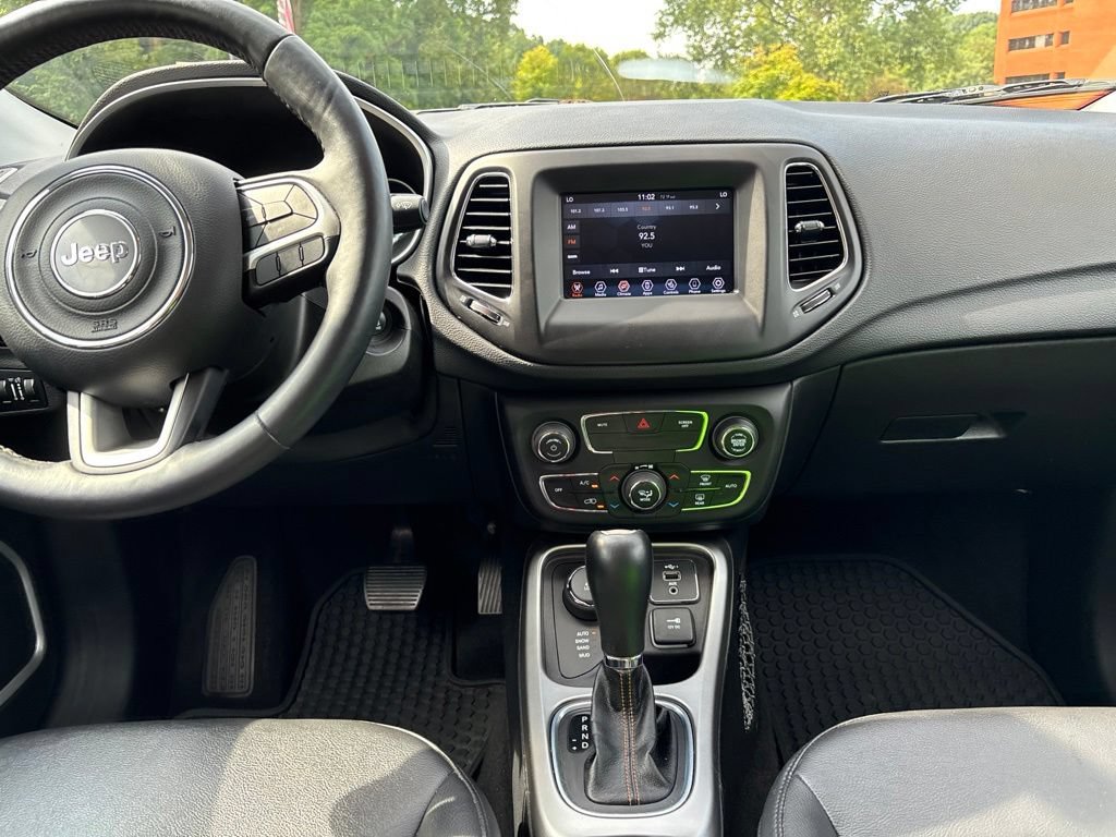 Used 2019 Jeep Compass Latitude w/ Cold Weather Group AWD/4WD image 16