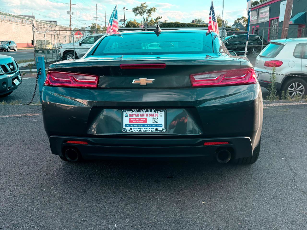 Used 2018 Chevrolet Camaro LT RWD image 8
