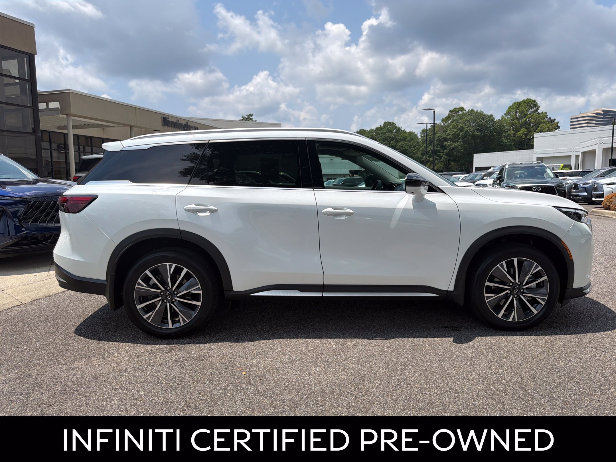 Certified 2026 INFINITI QX60 Luxe w/ Cargo Package FWD image 13