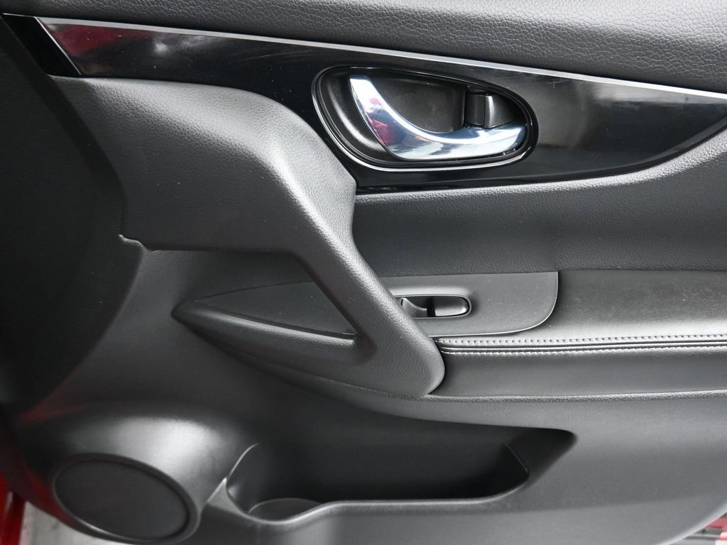 Used 2022 Nissan Rogue Sport SL w/ Premium Package image 42