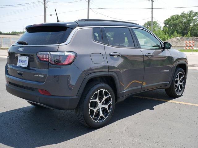 Used 2024 Jeep Compass Limited w/ Sun and Sound Group AWD/4WD image 4