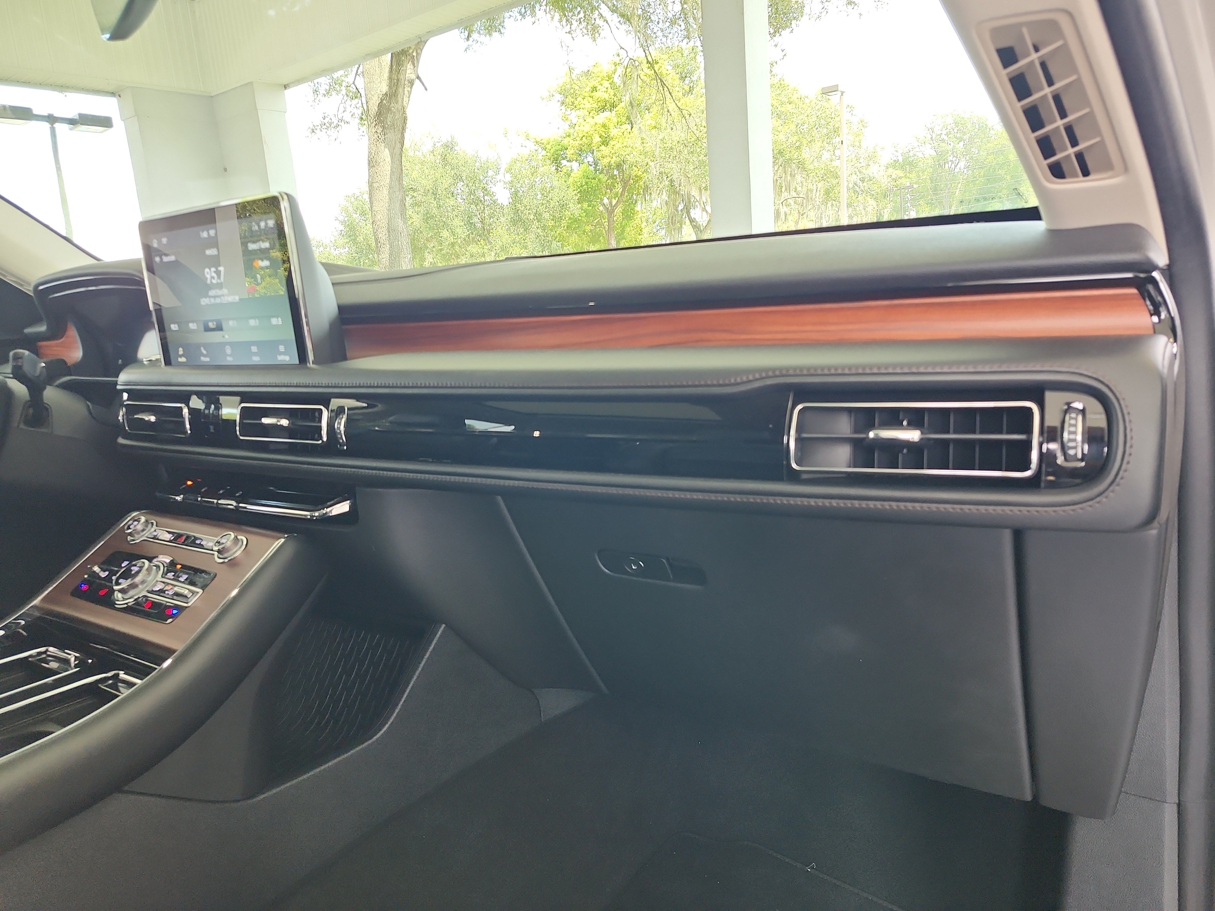 Used 2024 Lincoln Aviator Reserve RWD image 22