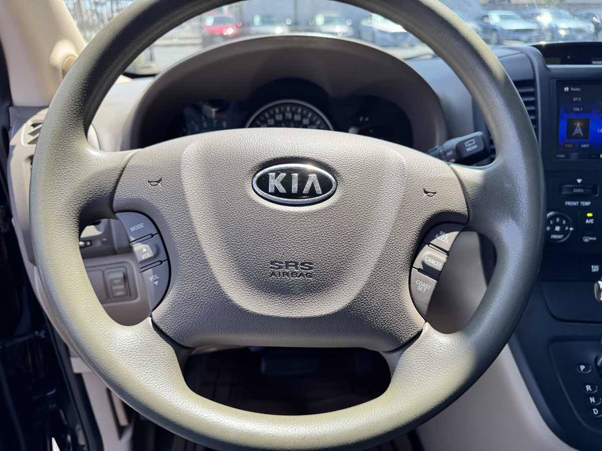 Used 2012 Kia Sedona LX w/ PWR Pkg FWD image 39