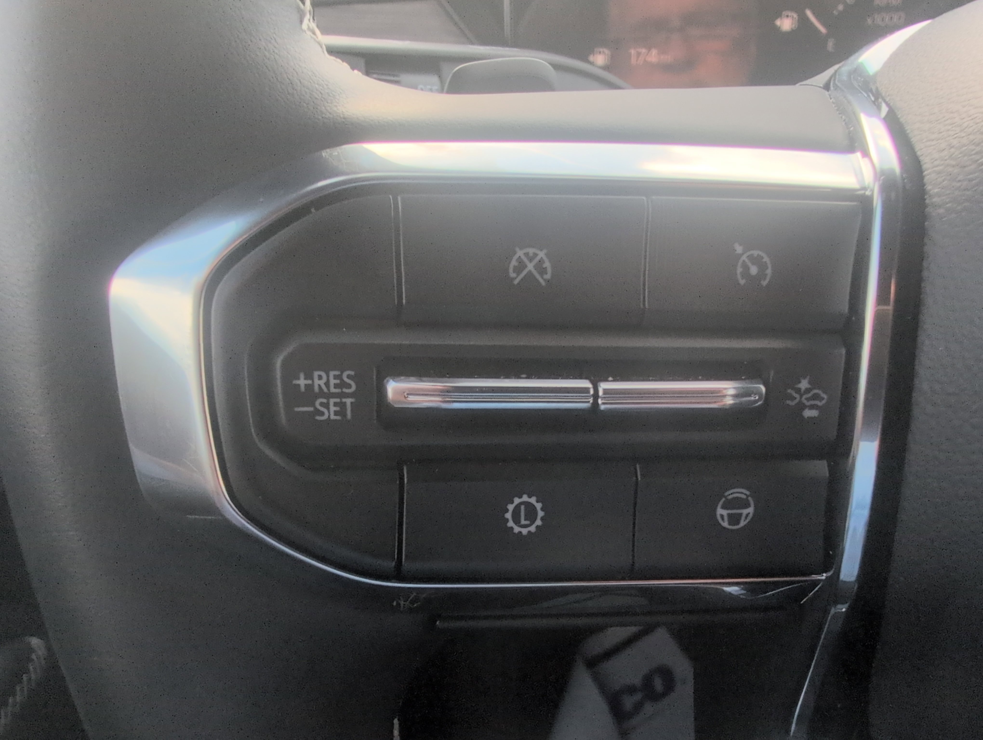 Used 2025 GMC Acadia Denali w/ Super Cruise Package image 22