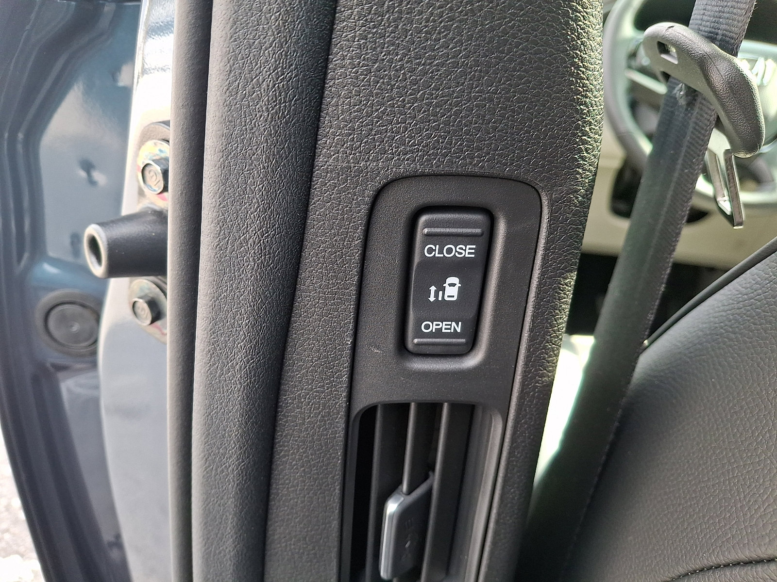 Used 2025 Honda Odyssey Elite image 14