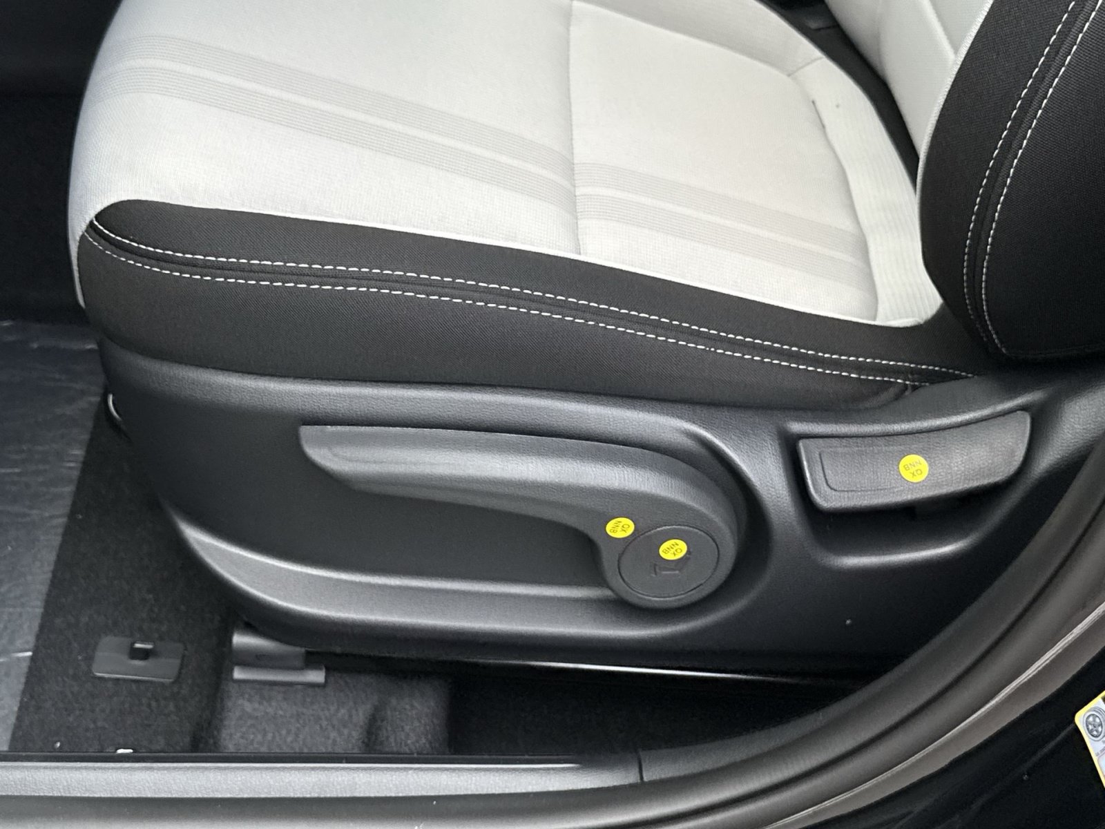New 2026 Hyundai Venue SEL FWD image 14