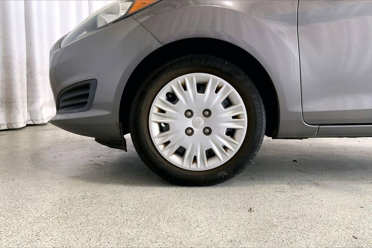 Used 2014 Ford Fiesta SE w/ SE Fuel Economy Package FWD image 6
