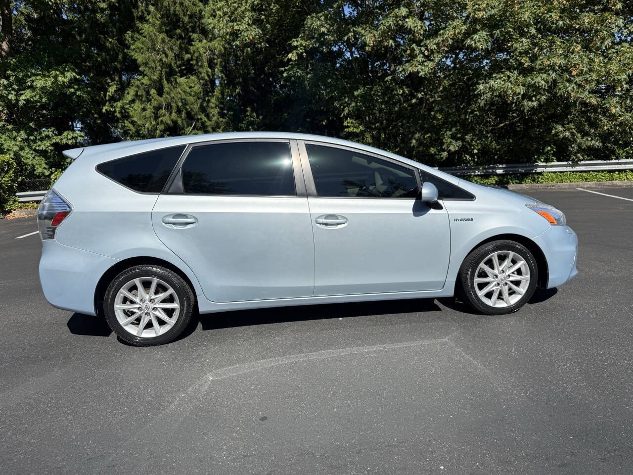 Used 2012 Toyota Prius V Five FWD image 7