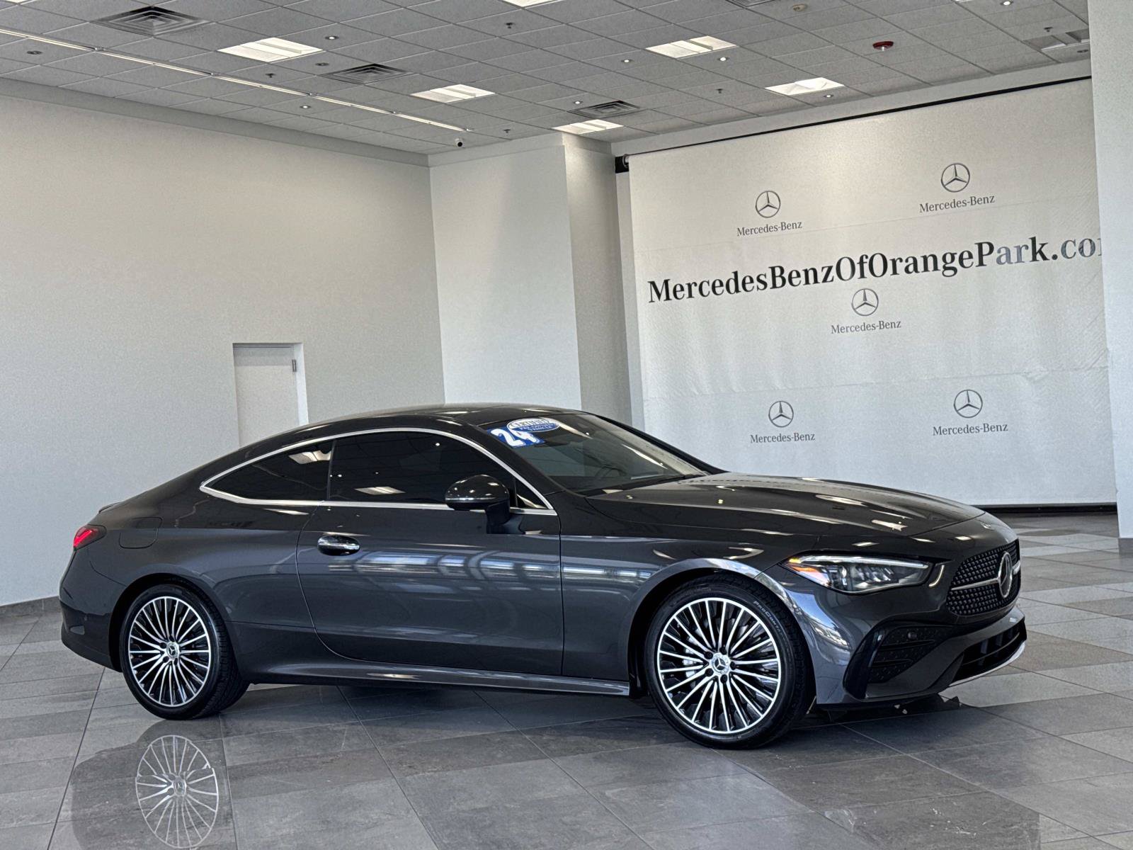 Used 2024 Mercedes-Benz CLE 300 4MATIC Coupe image 2