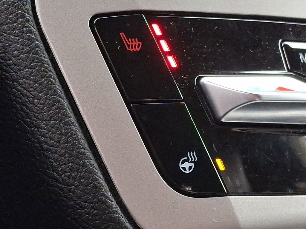 Used 2022 Ford Explorer XLT w/ Equipment Group 202A image 26