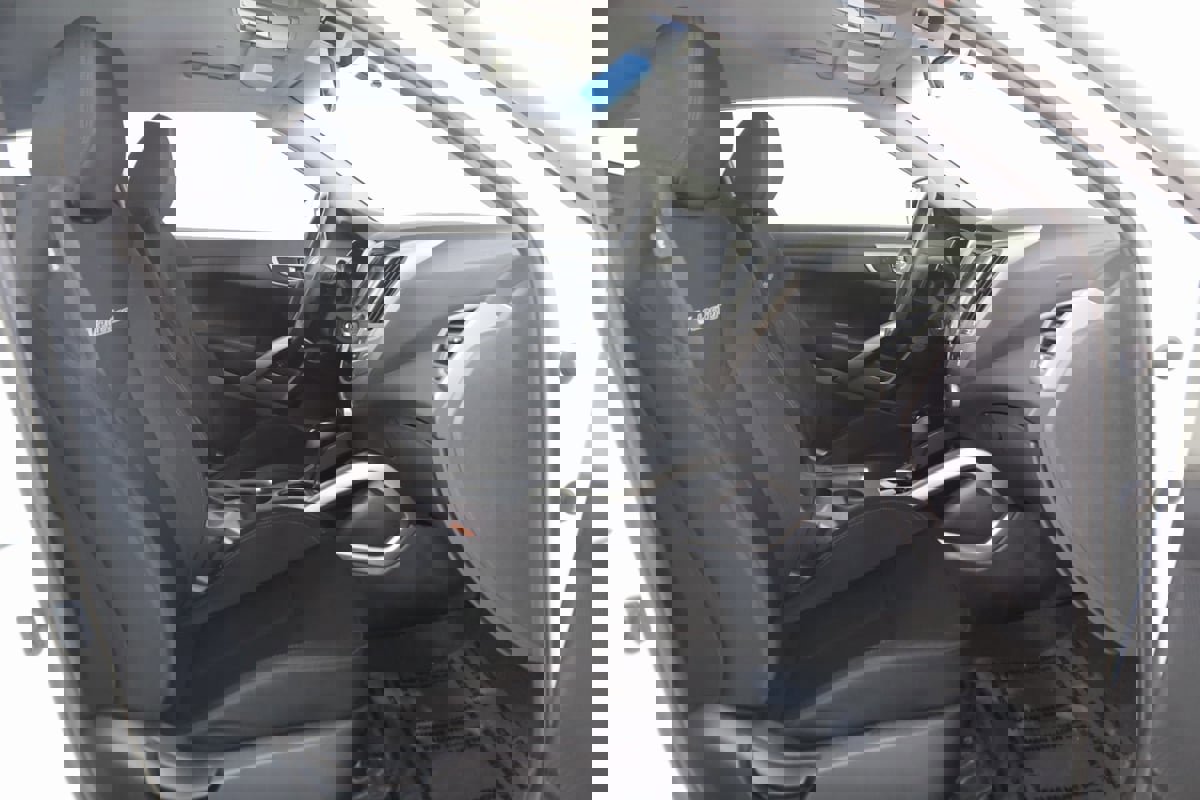 Used 2016 Hyundai Veloster w/ Option Group 02 image 10