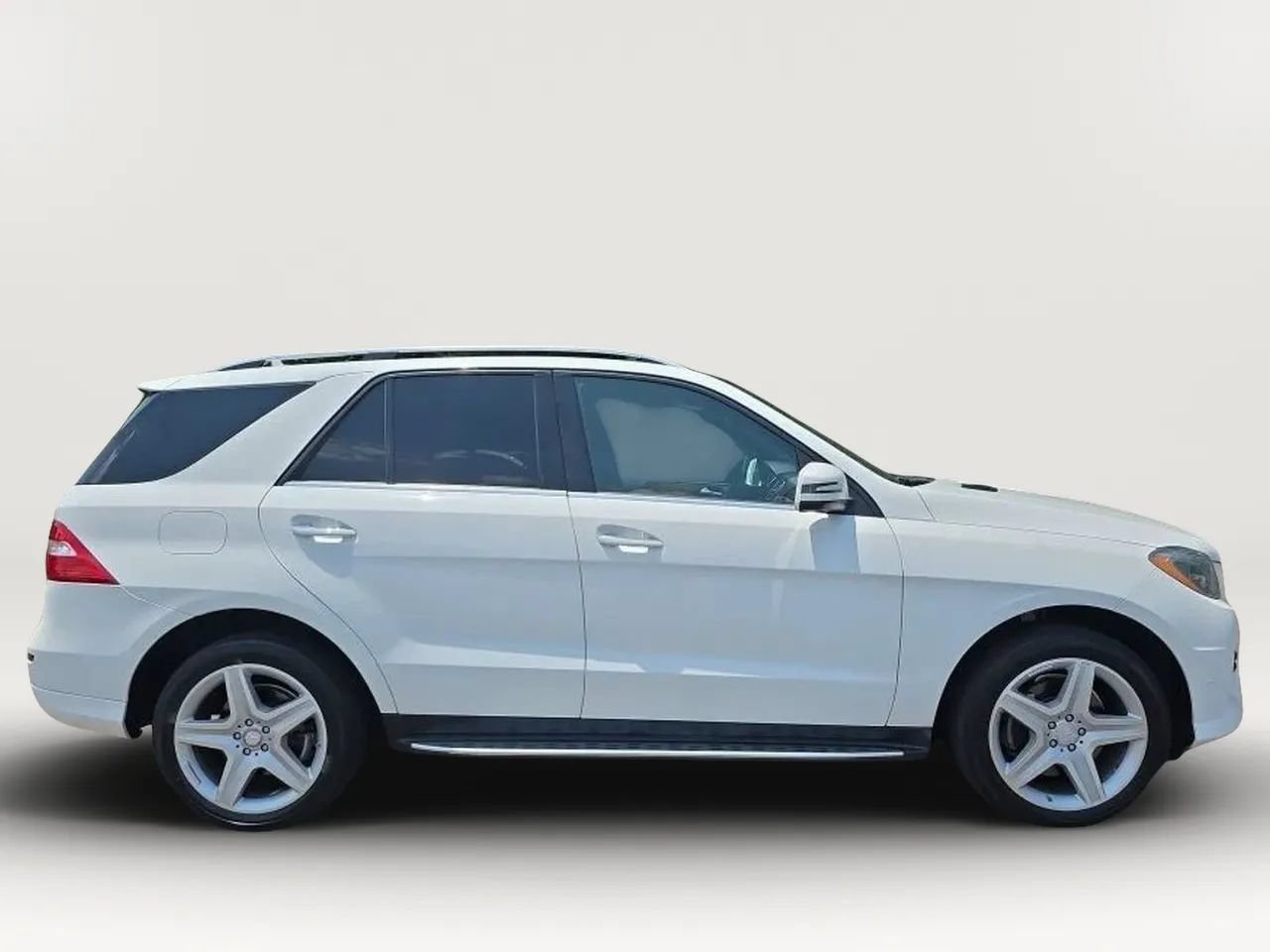 Used 2015 Mercedes-Benz ML 400 4MATIC image 9