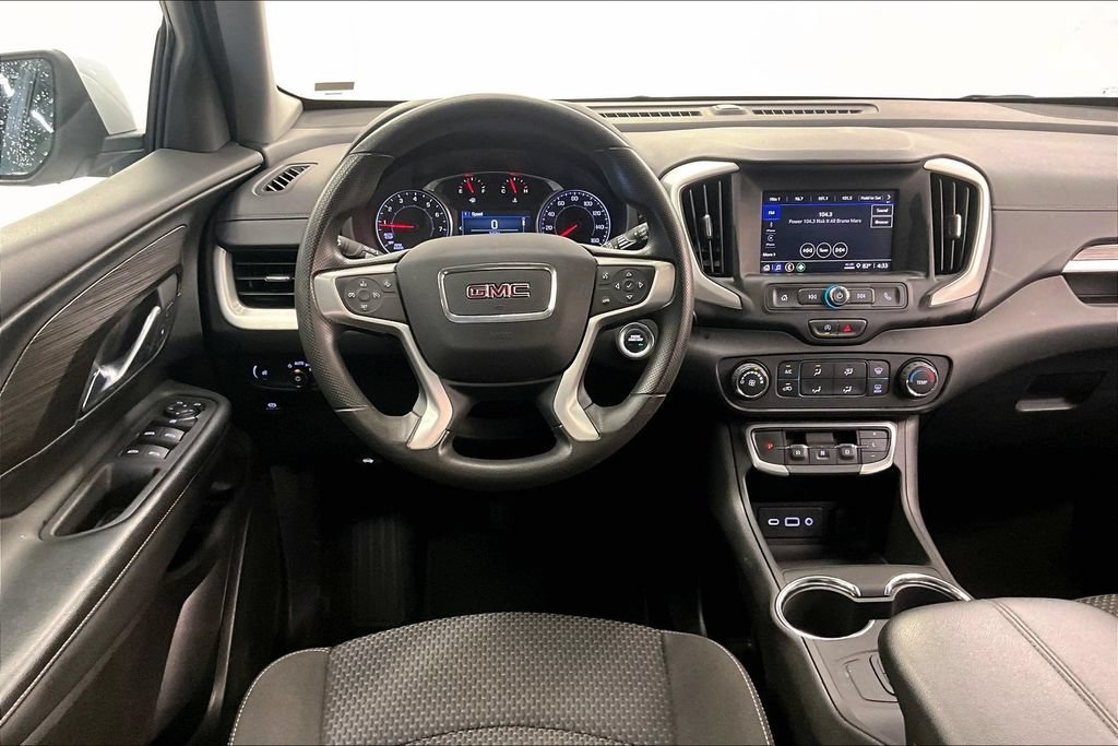 Used 2024 GMC Terrain SLE FWD image 4