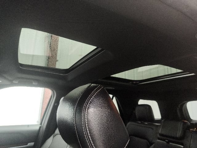 Used 2017 Ford Explorer Limited w/ Equipment Group 301A AWD/4WD image 15