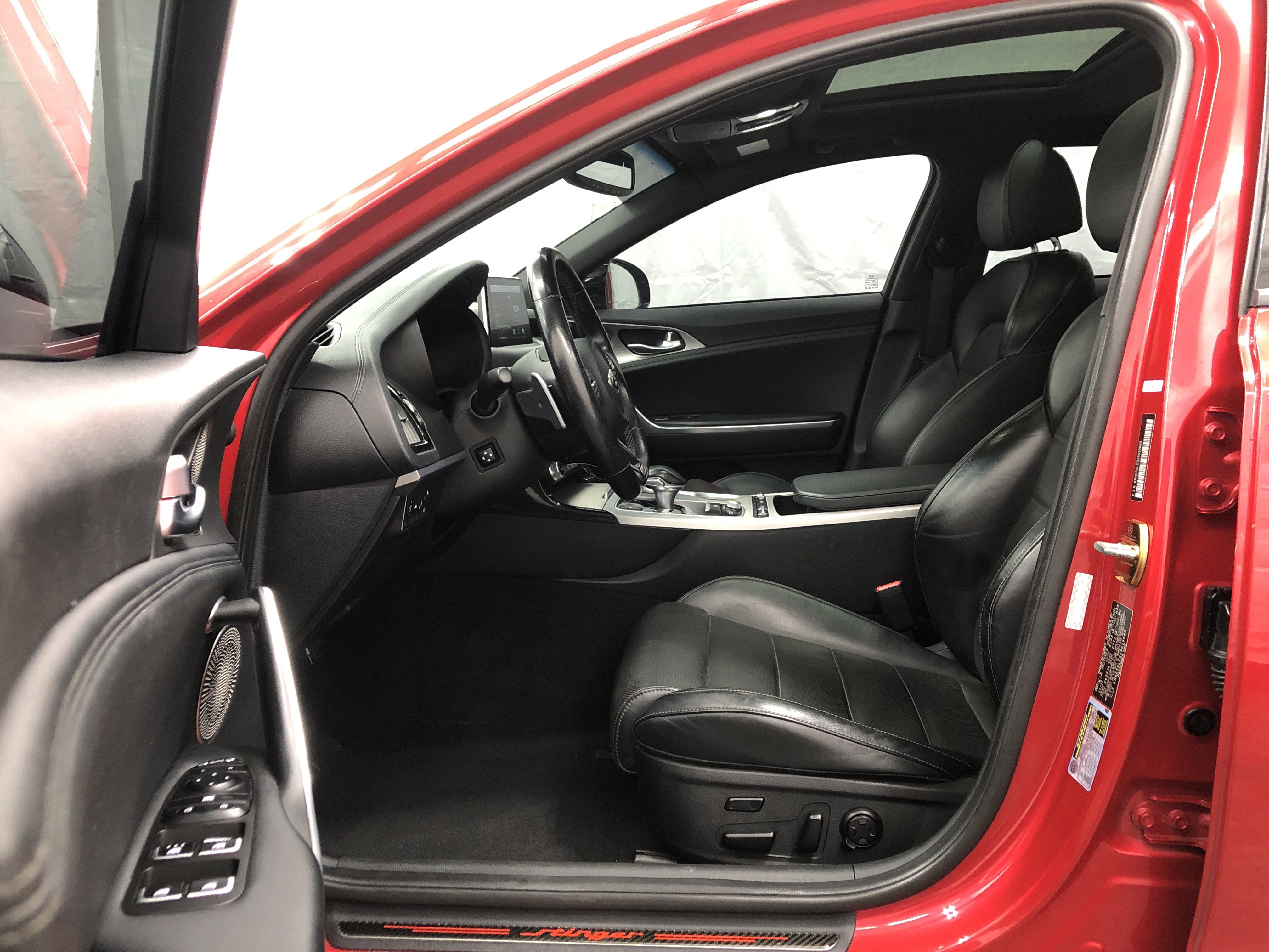 Used 2018 Kia Stinger GT2 AWD/4WD image 12