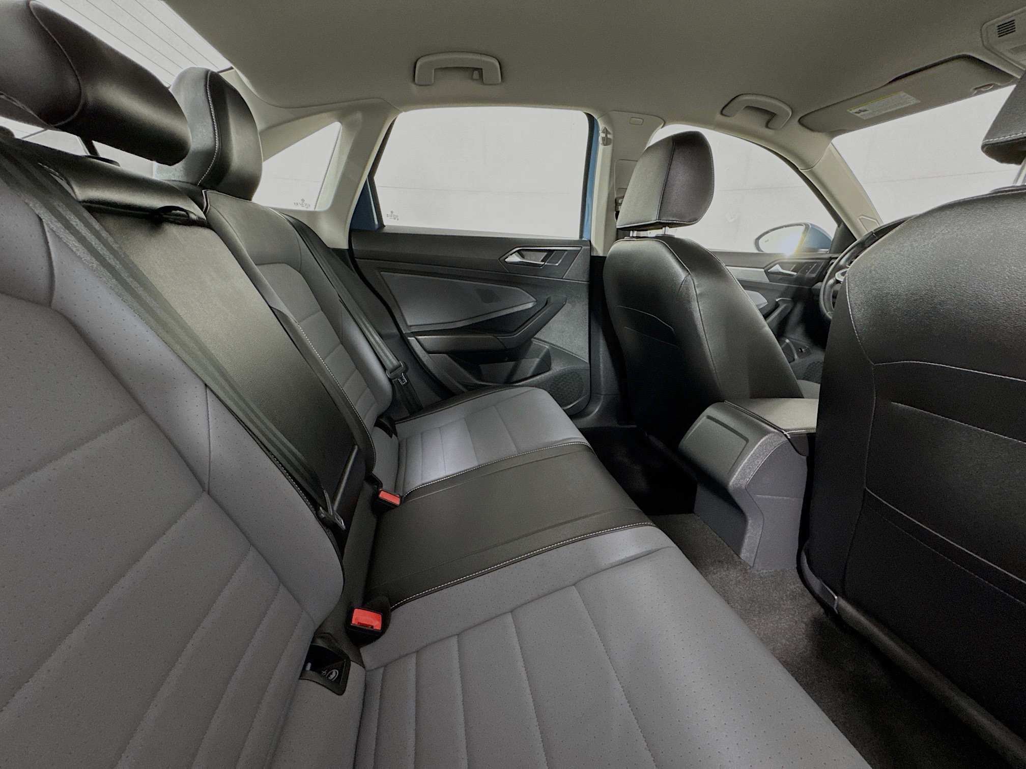 Used 2025 Volkswagen Jetta SE FWD image 26