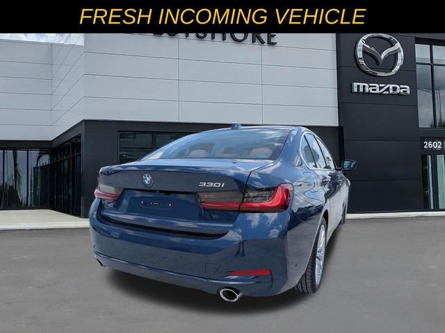 Used 2023 BMW 330i Sedan w/ Premium Package RWD image 3