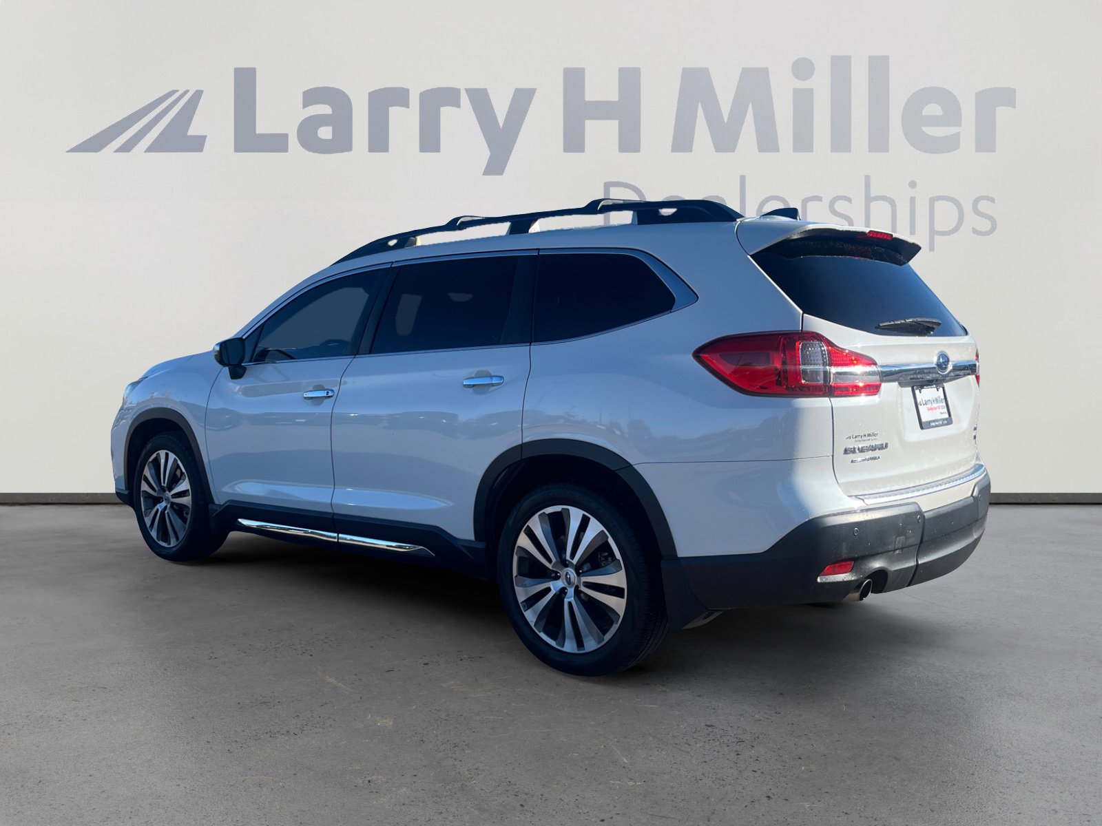 Used 2019 Subaru Ascent Touring w/ Popular Package #2A image 3