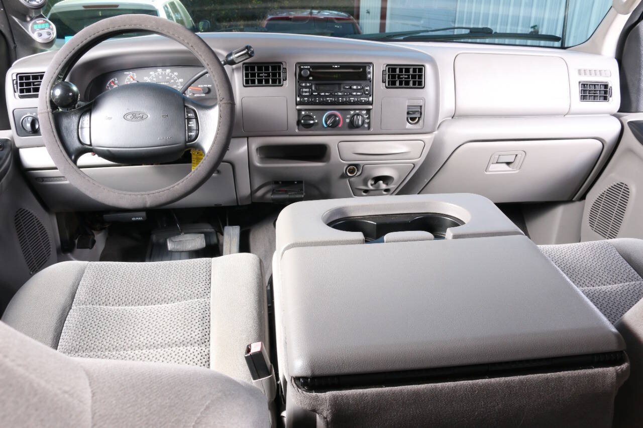 Used 2001 Ford F550 4x4 Crew Cab Super Duty image 2