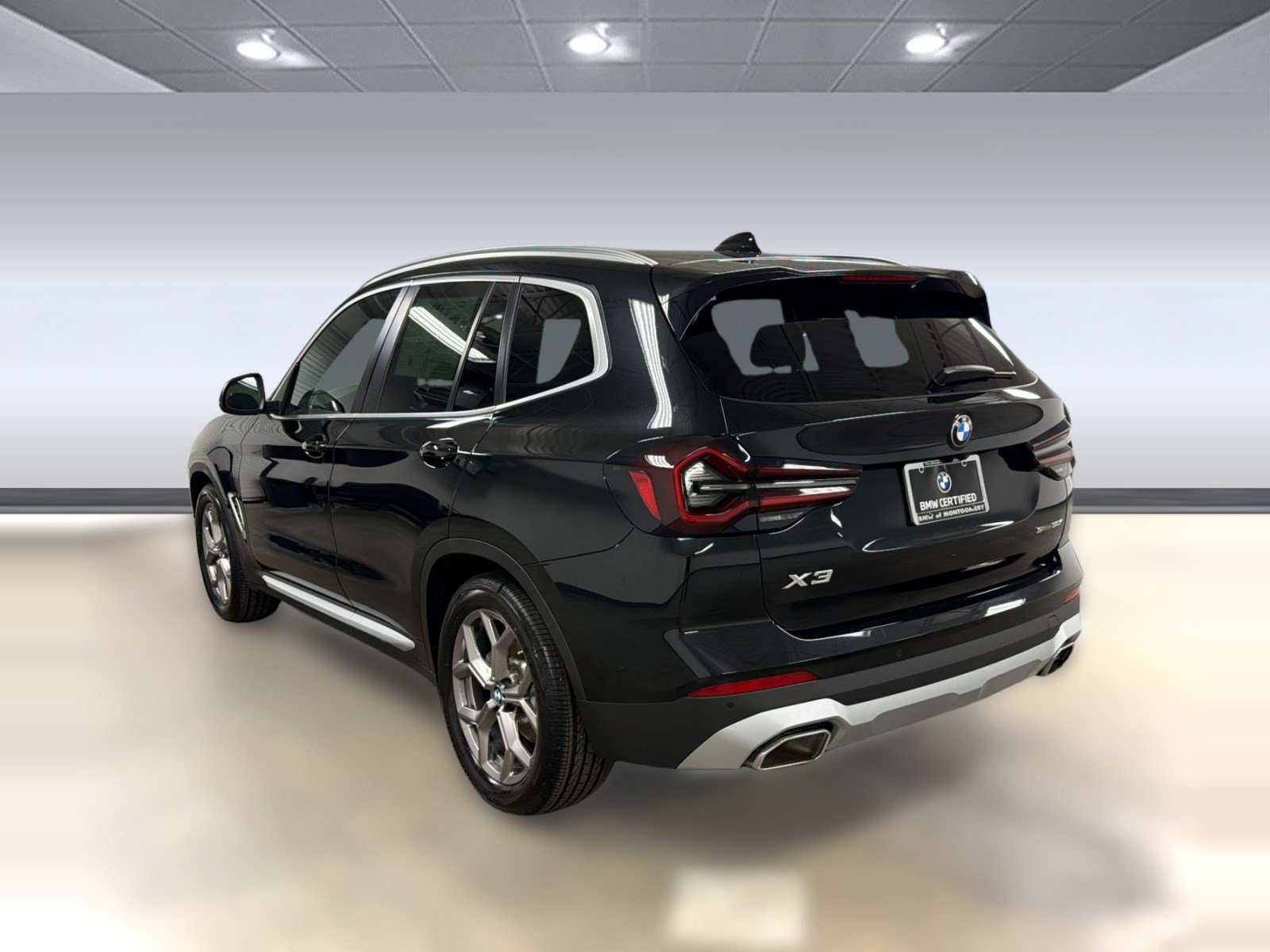 Used 2023 BMW X3 sDrive30i w/ Convenience Package w/ZPA RWD image 3