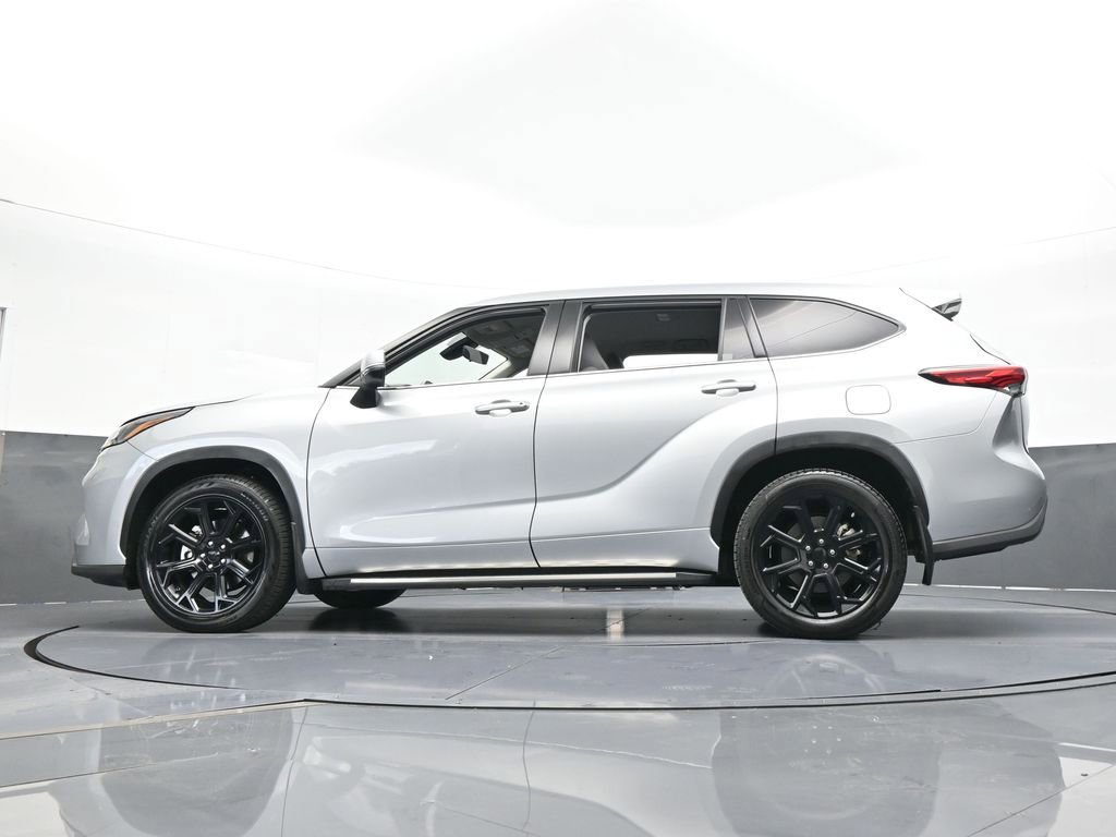 Used 2022 Toyota Highlander L image 58