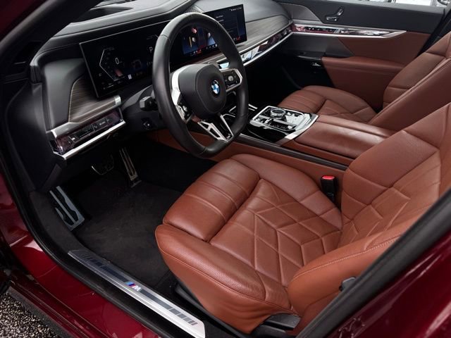 Certified 2023 BMW 760i xDrive w/ Executive Package image 18