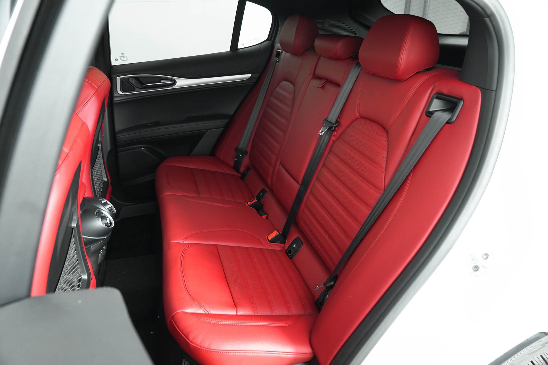 New 2025 Alfa Romeo Stelvio Sprint AWD/4WD image 21