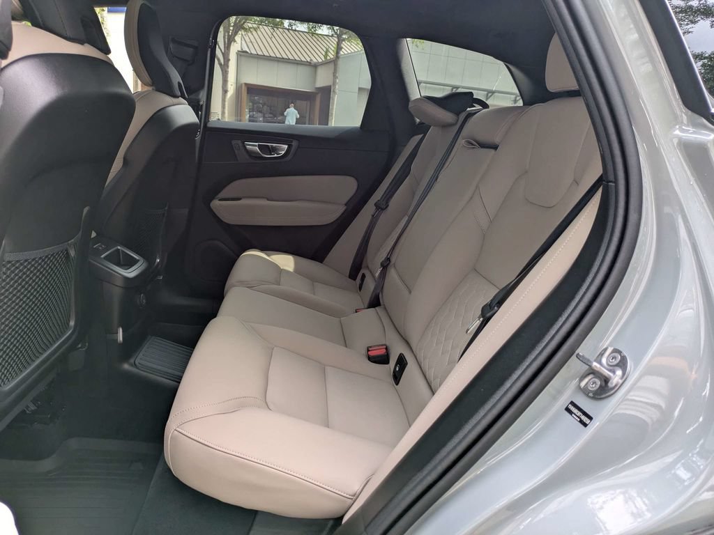 New 2026 Volvo XC60 T8 Plus w/ Protection Package Premier AWD/4WD image 14