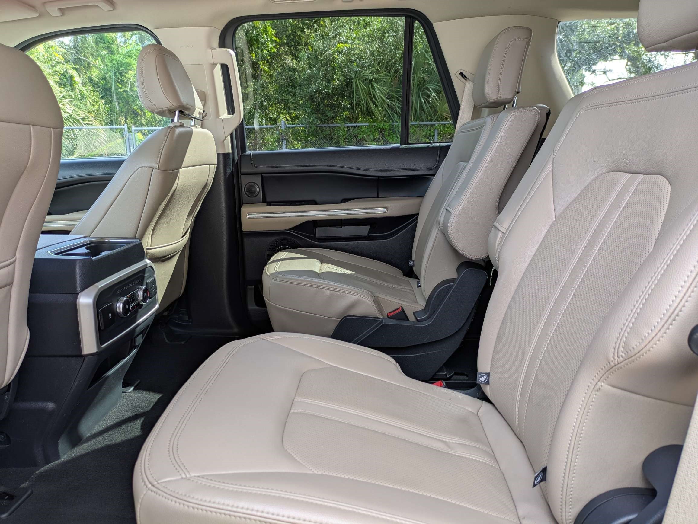 Used 2024 Ford Expedition Limited RWD image 14