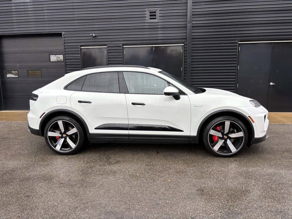 Certified 2025 Porsche Macan 4S Electric image 7
