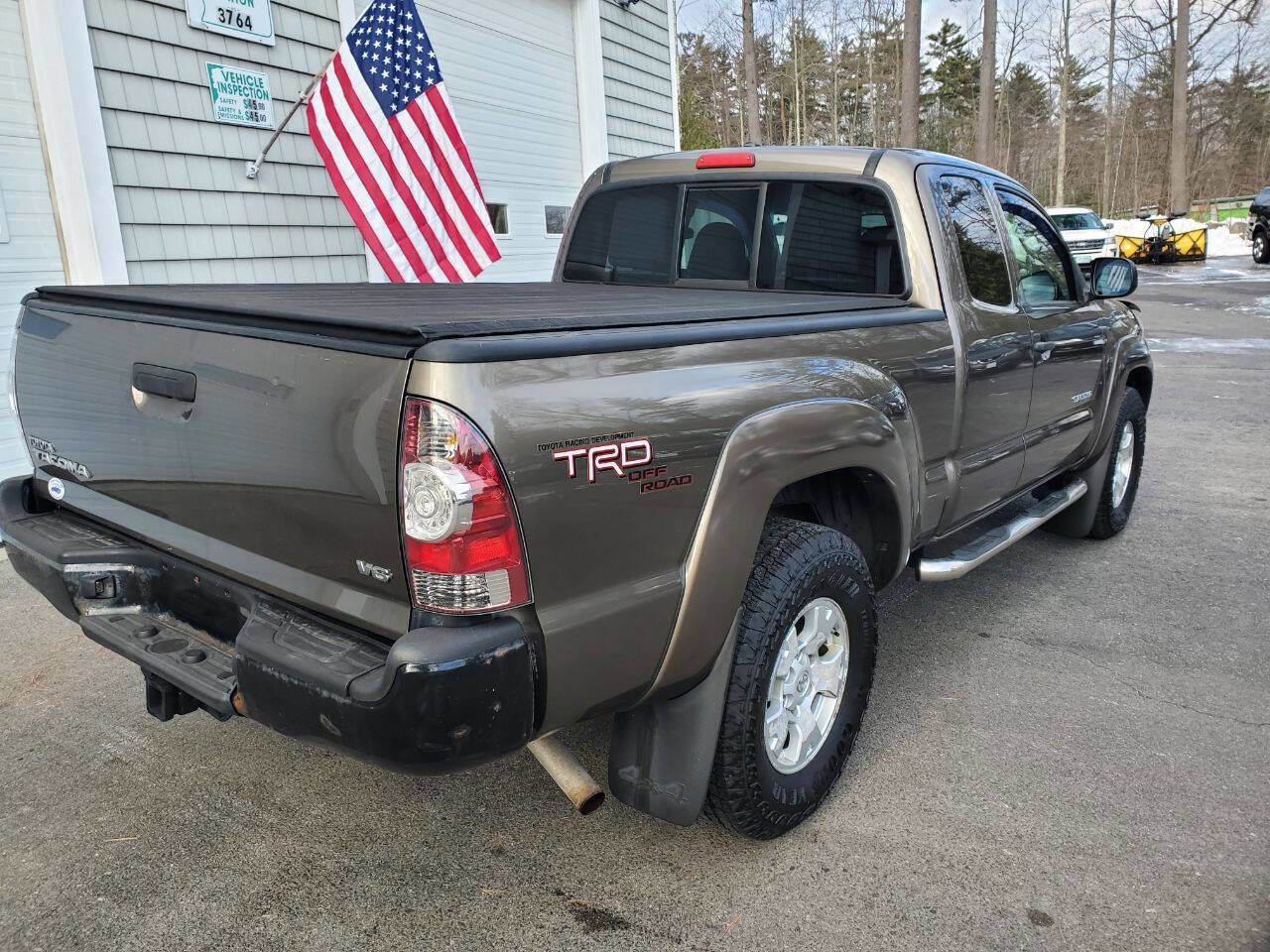 Used 2011 Toyota Tacoma 4x4 Access Cab V6 image 8