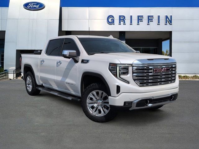 Used 2023 GMC Sierra 1500 Denali w/ Technology Package AWD/4WD image 2