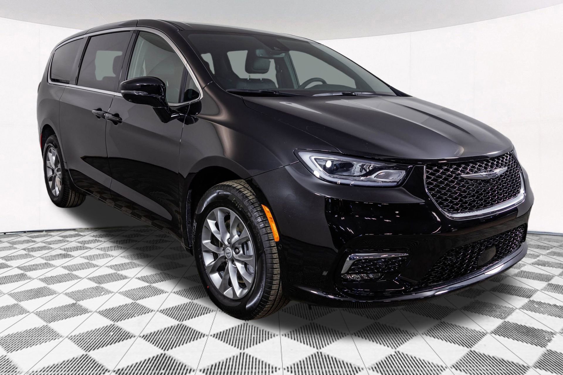New 2026 Chrysler Pacifica Select AWD/4WD image 10