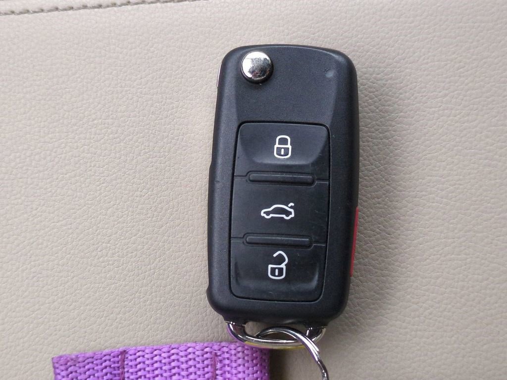 Used 2017 Volkswagen Beetle 1.8T SEL image 28