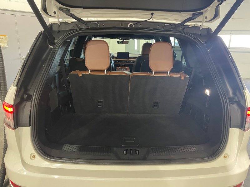 Used 2023 Lincoln Aviator Reserve w/ Equipment Group 201A image 17