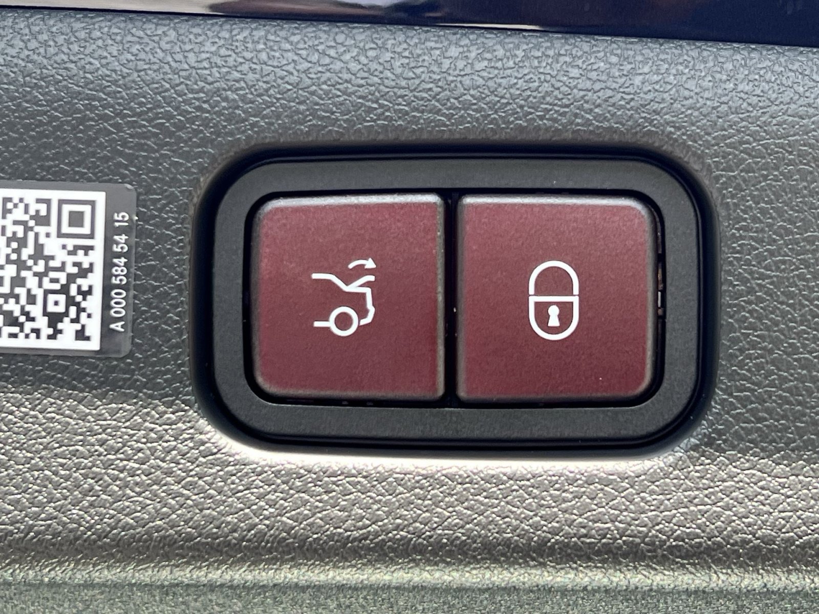 New 2026 Mercedes-Benz E 350 4MATIC Sedan image 32