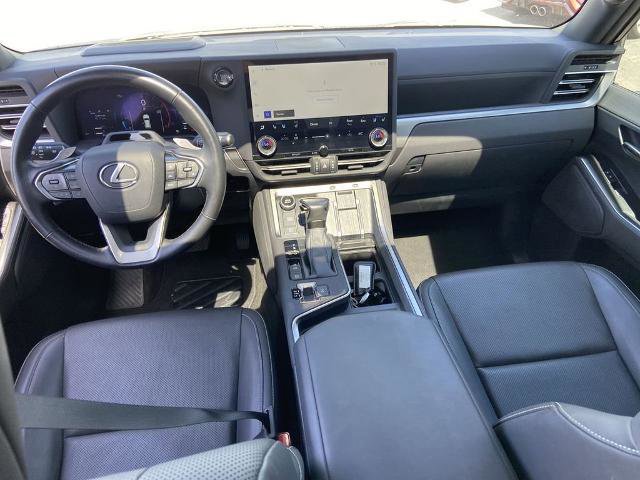 Used 2024 Lexus GX 550 w/ Cold Area Package AWD/4WD image 16