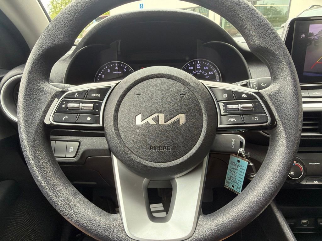 Certified 2023 Kia Forte LXS w/ LXS Technology Package FWD image 30