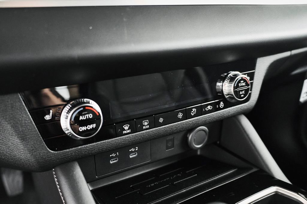 New 2026 Mitsubishi Outlander LE FWD image 30