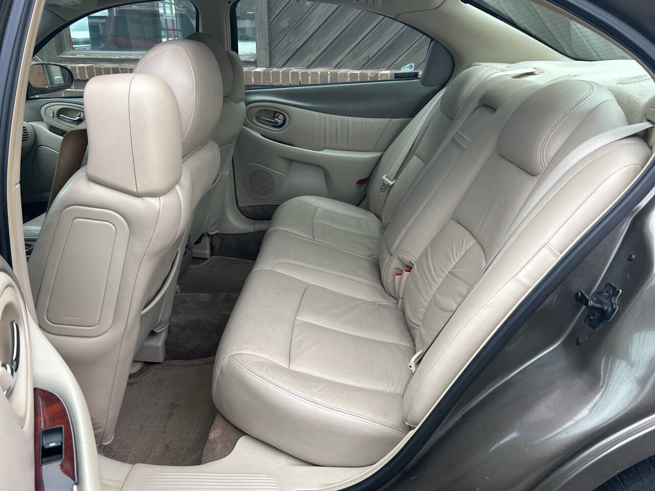 Used 2001 Oldsmobile Aurora 4.0 image 17