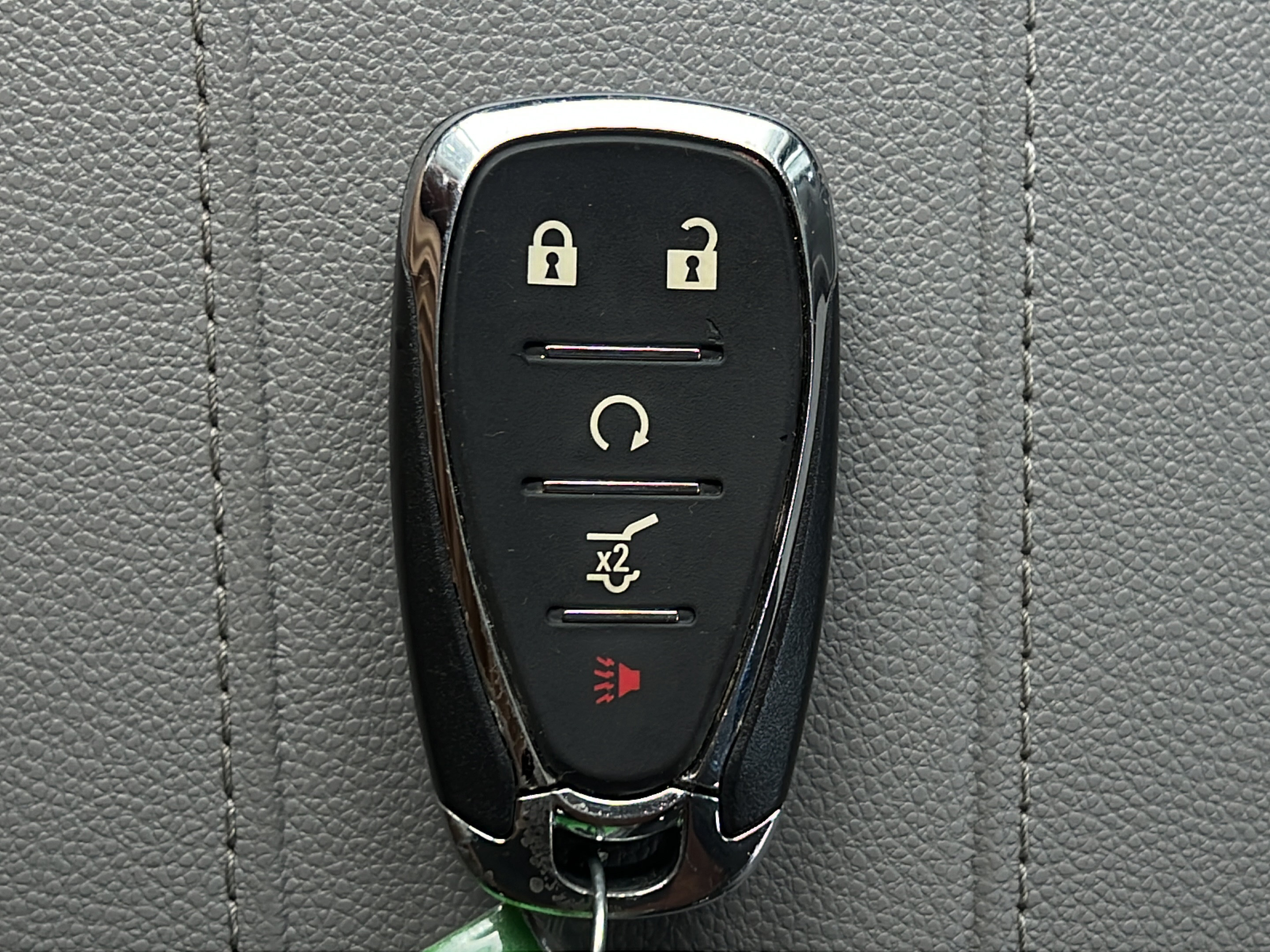 Used 2020 Chevrolet Traverse LT w/ LT Premium Package FWD image 24