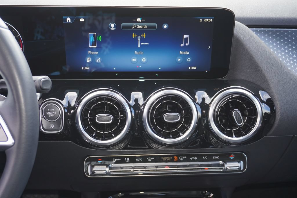 Used 2025 Mercedes-Benz GLA 250 image 19