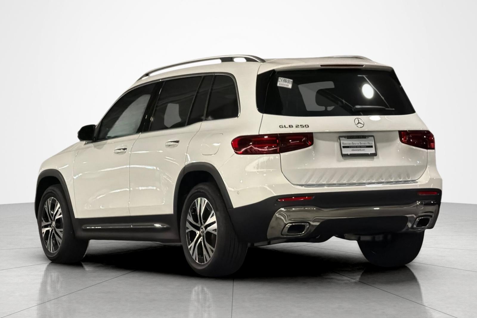 New 2026 Mercedes-Benz GLB 250 image 3